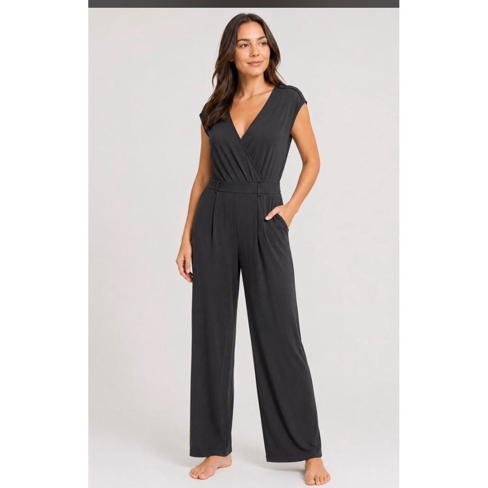 Halara Jumpsuit medium Black NEW Waffle Knit Wide Leg V-Neck Pockets Sleeveless
